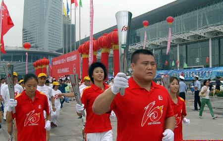 沙特阿拉伯运动员在摔跤比赛中表现出色