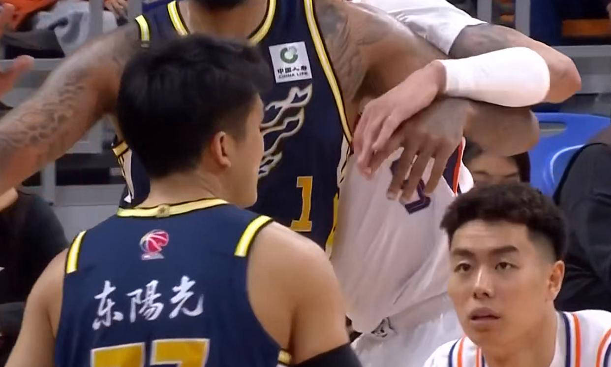 东北虎广厦主场对抗广州恒大，强敌对抗