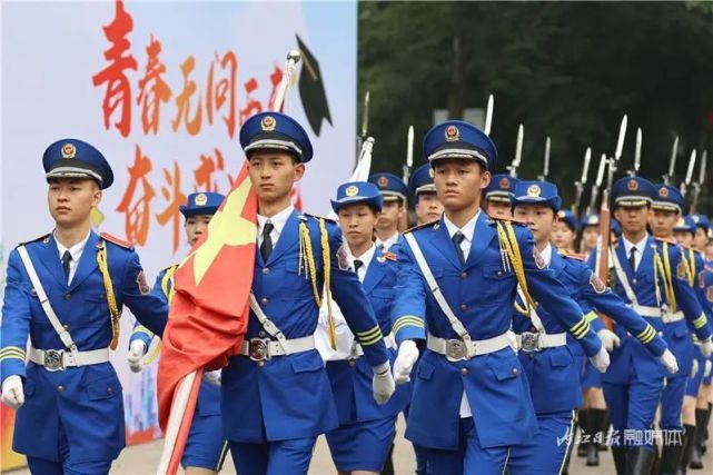 德赢官网官网-包含北京首钢奋力作战，尽展拼搏精神的词条